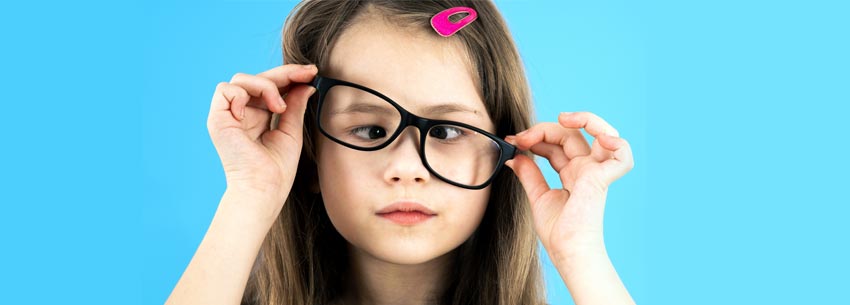 strabismul-sau-devierea-ochiului-opticlinic-med